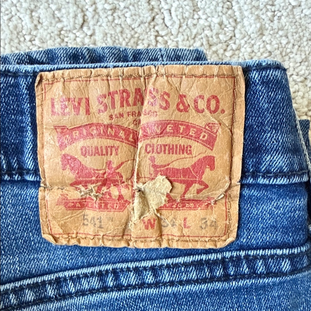 Levi's Classic Blue Jeans with Leather Patch